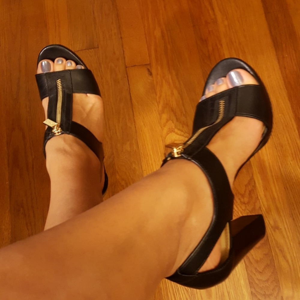 Michael Kors Berkley T Strap